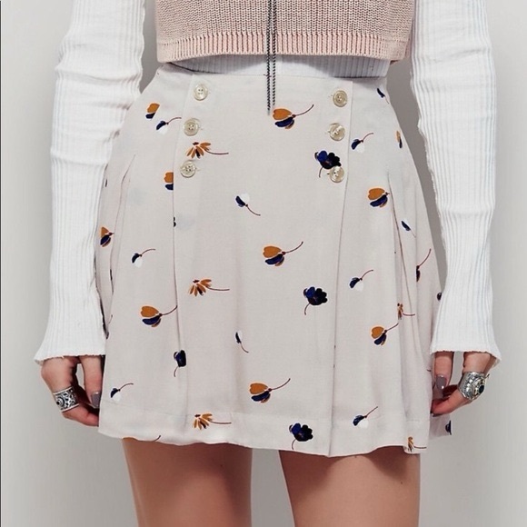 Free People Dresses & Skirts - Free People Lovers Lane Floral Button Front Mini Skirt Sz 6
